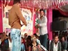 હું તો બોલીશઃ બનાસકાંઠામાં વડગામડા ગામે ડાયરાનું આયોજન, સોશિયલ ડિસ્ટન્સના ઉડ્યા ધજાગરા