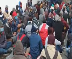 69000 भर्ती के अभ्यर्थियों ने किया BJP प्रदेश अध्यक्ष स्वतंत्र देव सिंह के आवास का घेराव