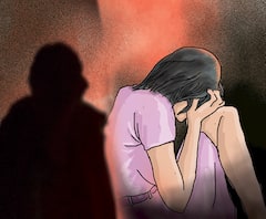 5 साल की मासूम के साथ गैंगरेप, गंभीर हालत में झांसी मेडिकल कॉलेज रेफर