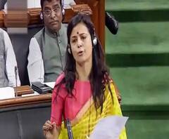 WB Elections 2021:Mahua Moitra-কে ঘিরে বিক্ষোভ, বহিরাগত স্লোগান, গণতান্ত্রিক দল তাই এসব হয়, বললেন মহুয়া