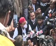  Kisan Andolan: धरने पर बैठे Akhilesh Yadav को हिरासत में लिया गया| ABPGanga 