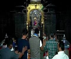 लाँग वीकेंडमुळे तीर्थक्षेत्रांवर भाविकांची मोठी गर्दी,कोल्हापूरच्या अंबाबाई मंदिरात दर्शनासाठी झुंबड