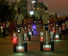 Segways to Mumbai Police | गस्तीसाठी मुंबई पोलिसांना सेगवे, वरळी सी फेसवर रंगीत तालीम