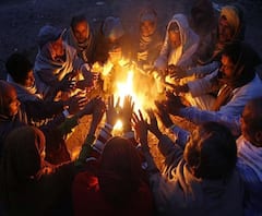 उत्तराखंड में ठंड का कहर जारी, कई इलाकों में भारी बर्फबारी