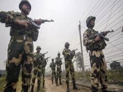 J&K: Encounter underway b/w security forces & terrorists in Pulwama, CRPF & Police conduct joint operation