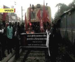 Bharat Bandh: মধ্যমগ্রামে প্রায় একঘণ্টা ধরে বিক্ষোভে নিত্যযাত্রীদের ভোগান্তি, অবরোধ উঠল যাদবপুর ও রিষড়ায় 