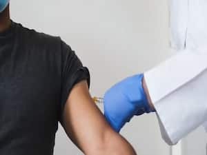 This New year, we can't avoid risk of Covid & its new mutant | Master Stroke Full 