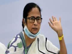 Centre, Mamata Banerjee govt cross swords as WB top officials deny to visit Delhi | Debate