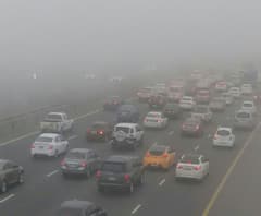 यमुना एक्सप्रेस-वे पर गाड़ियों पर 'ब्रेक'