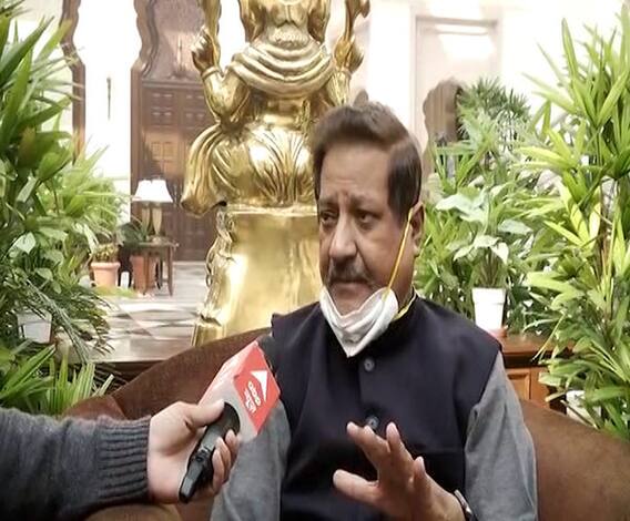 Prithviraj Chavan | इंग्लंडमधून येणारी हवाई वाहतूक तातडीने थांबवली पाहिजे : पृथ्वीराज चव्हाण