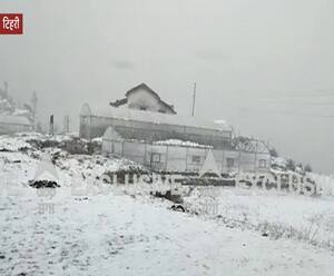 बर्फबारी ने बढ़ाई Uttarakhand की खूबसूरती, देखें मनमोहक तस्वीरें | Snowfall | abp Ganga 