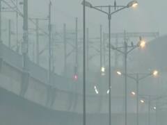 Delhi Weather: शीत लहर की चपेट में दिल्ली, आज पूरे दिन चलेगी ठंडी हवायें