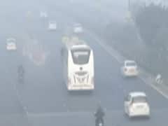 Visibility reduces as fog covers Delhi-NCR | Ground Report
