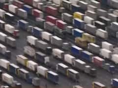 England से France जा रहे हजारों ट्रक अटके... Britain के Border वाले रास्ते बंद 