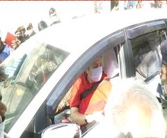 Amethi में रोका गया Smriti Irani का काफिला, जानिए क्या चाहते थे व्यापारी | ABP Ganga 