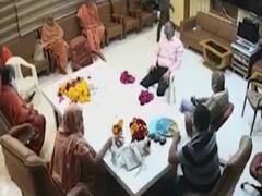 ગઢડા સ્વામિનારાયણ મંદિર વિવાદમાં વડતાલના આચાર્ચ રાકેશ પ્રસાદે કોને આપી નોટિસ