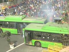 દિલ્લીમાં ટ્રેક્ટર માર્ચ દરમિયાન ખેડૂતોનો હંગામો