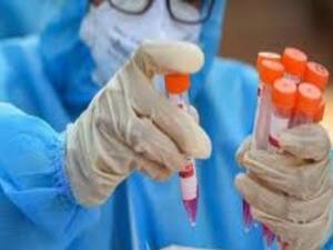 बड़ी बहस: भारत की 'वैक्सीन क्रांति' को दुनिया सराह रही तो विपक्ष क्यों कर रहा विरोध? | हुंकार