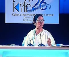 Kollkata International Film Festival: 'সৌমিত্র চট্টোপাধ্যায়ের কর্মজীবনকে উৎসর্গ করে নন্দনে বিশেষ প্রদর্শনী', চলচ্চিত্র উৎসবের উদ্বোধনে ঘোষণা মুখ্যমন্ত্রীর