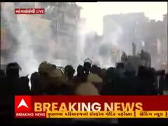 દિલ્હી: ખેડૂતોની ટ્રેક્ટર રેલીમાં ટકરાવ, પોલીસે છોડ્યા ટીયર ગેસના સેલ 