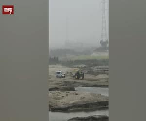 वाह ! एक ट्रैक्टर को पकड़ नहीं पाए पुलिस कर्मी और भाग निकले खनन माफिया | Bajpur | ABP Ganga 