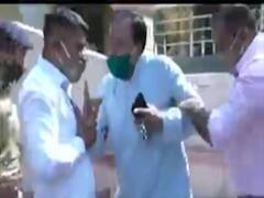 રાજકોટમાં ખેડૂત સંમેલનની મંજૂરી મામલે ધરણા પર બેઠેલા કોગ્રેસના નેતાઓ સામે શું કરાઇ કાર્યવાહી?