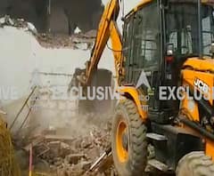 Atique Ahmed के गुर्गे पर कार्रवाई , प्रशासन का चला बुलडोजर