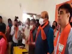 ભરૂચઃ કોગ્રેસના આગેવાન કૌશિક પટેલ પોતાના સમર્થકો સાથે ભાજપમાં જોડાયા