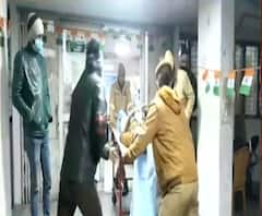 Lucknow में LLB के छात्र पर फायरिंग, KGMU में भर्ती | ABP Ganga 