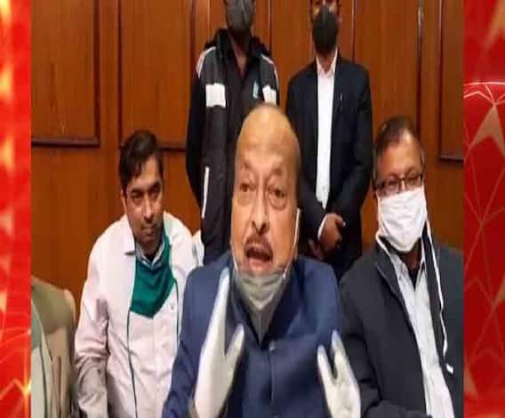 না পারলে কাজ ছেড়ে দিন, সবলা মেলার উদ্বোধনে শ্রম দফতরের অস্থায়ী কর্মীদের হুঁশিয়ারি মন্ত্রী সাধন পান্ডের