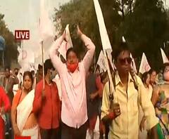 বেতন বৃদ্ধির দাবিতে নবান্ন অভিযানে পার্শ্ব শিক্ষকরা, পুলিশের সঙ্গে ধাক্কাধাক্কি আন্দোলনকারীদের