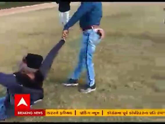 ગાંધીનગરમાં LRD પુરુષ ઉમેદવારોના ધરણાં, પોલીસે ટીંગાટોળી કરીને કરી અટકાયત