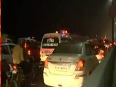 Tractor Rally : Ghaziabad के Loni Border पर किसानों का हंगामा 