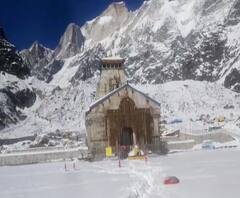 Kedarnath Dham में जबरदस्त बर्फबारी, निर्माण कार्यों पर लगा ब्रेक | ABP Ganga