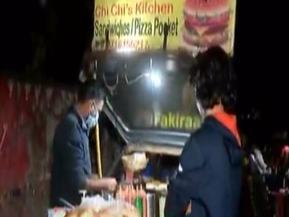 અમદાવાદના આ ફૂડ સ્ટોલ પર રાષ્ટ્રગાન જોરથી ગાવ અને 20 ટકા ડિસ્કાઉન્ટ મેળવો