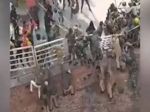 किसान आंदोलन के नाम पर गुंडागर्दी और अराजकता का जिम्मेदार कौन? | मास्टर स्ट्रोक