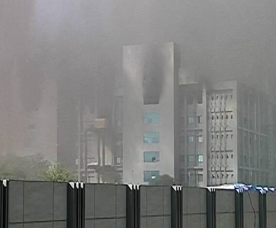 Serum Institute fire | सीरमची कोविशिल्ड लस बनवणारा प्लांट सुरक्षित, पाहा, प्रत्येक अपडेट्स