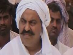 UP: बाहुबलियों के खिलाफ सरकार का एक्शन जारी, अतीक अहमद के रिश्तेदार के घर पर चलाया बुलडोजर