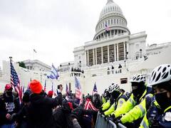 US Capitol Breach: Trump का 'खिसियानी बिल्ली खंभा नोचे' जैसा हाल ! | With Sumit Awasthi