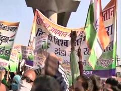 Kisan Andolan के विरोध में स्थानीय लोगों ने Tikri Border पर किया प्रदर्शन | Farmers Protest