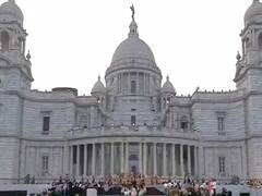 कोलकाता: नेशनल लाइब्रेरी के बाद PM Modi पहुंचे विक्टोरिया मेमोरियल, CM Mamata भी कार्यक्रम में मौजूद