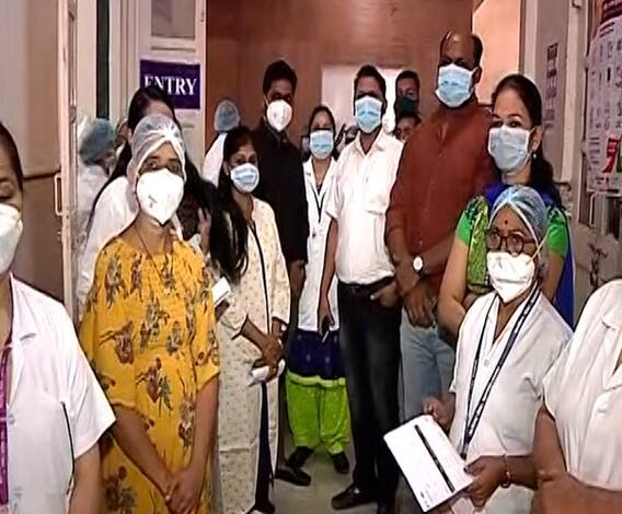 Covid 19 vaccination | पुण्याच्या लसीकरण केंद्रातून पहिले लाभार्थी 'माझा'वर