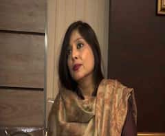 আসল বেইমানরা কাজ করতে দেন না, উইপোকার মতো দলটাকে শেষ করছেন, লক্ষ্মীর পাশে দাঁড়িয়ে মন্তব্য বৈশালীর