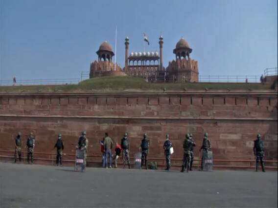 Red Fort में उपद्रवियों ने किस तरह तबाही मचाई, देखिए- ग्राउंड रिपोर्ट