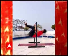 Tota Roy Chowdhury Fitness Video: শরীর ফিট রাখতে টোটার মন্ত্র ‘বার-যোগা’, দেখে নিন কারিকুরি