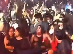 Happy New Year 2021: कहीं पाबंदी तो कहीं जश्न, इस तरह देश में हुआ नए साल का आगाज