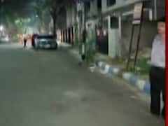 कोलकाता में TMC के मंत्री इंद्रनील सेन के घर के बाहर बम फेंका गया