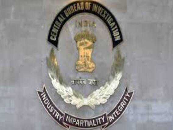 CBI ने रेलवे के एक अधिकारी को रिश्वत लेने के आरोप में पकड़ा, 1 करोड़ रुपये बरामद करने का दावा