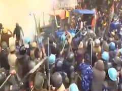 Tractor Rally Violence : हिंसा में 300 पुलिसवाले घायल, अबतक 22 FIR दर्ज, क्राइम ब्रांच करेगी जांच