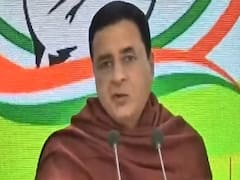 Corona Vaccine को लेकर सियासत तेज, टीकाकरण अभियान पर Congress ने उठाए सवाल 